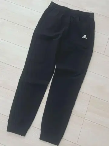 adidas 블랙 조거 팬츠