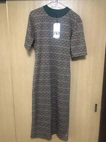 ZARA 다이아몬드 패턴 반팔 니트 원피스