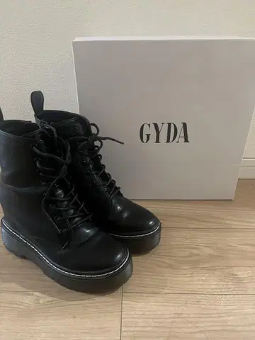 [ 새상품급 ] GYDA 블랙 레이스업 부츠