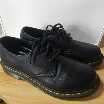 닥터마틴 Dr.Martens 3홀 24256 EU38