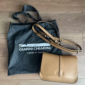 [ 새상품급 ] GIANNI CHIARINI 카멜 가죽 숄더백