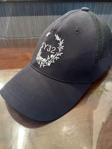 SY32 블랙 캡 자수 로고