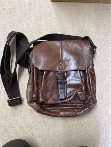 FOSSIL 브라운 가죽 숄더백