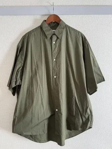 FREAK'S STORE 반팔 빅 실루엣 셔츠 올리브 L 사이즈