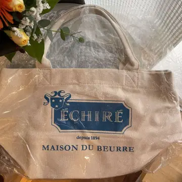 미개봉 새상품 ECHIRE 에시레 토트백 화이트 캔버스
