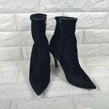 새상품급 DIANA 다이애나 스웨이드 숏부츠 블랙 23.5cm