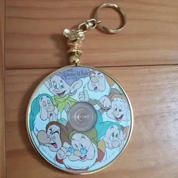 하자품 일곱 난쟁이 미니 CD 포함 키링 디즈니 백설공주