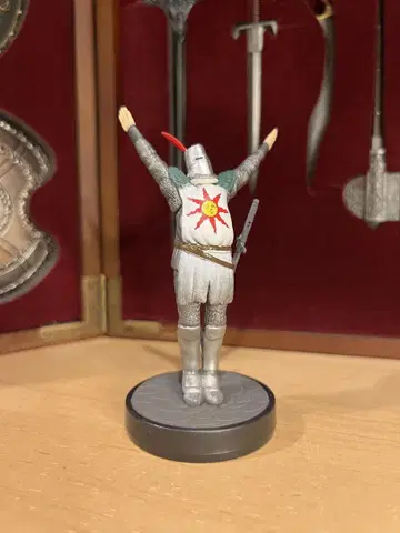 다크 소울 DARK SOULS 태양의 전사 솔라 피규어
