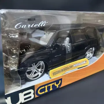 DUB CITY 2002 CADILLAC ESCALADE 1/24