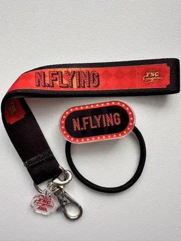 FNC KINGDAM N.Flying 헤어 밴딩과 스트랩