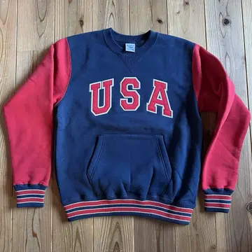 Champion USA 캥거루 포켓 부착 맨투맨