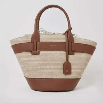 her lip to Palma Tote Bag