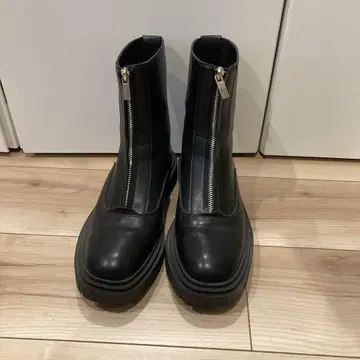 I need more shoes 프론트 지퍼 트랙 밑창 부츠 24.539