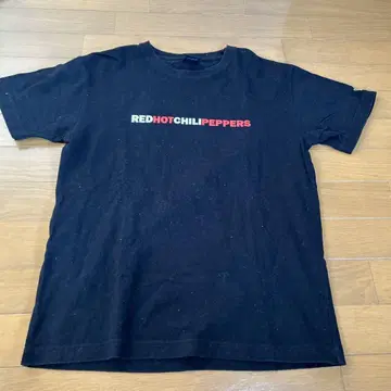 RED HOT CHILI PEPPERS와 NEW ERA의 콜라보 셔츠