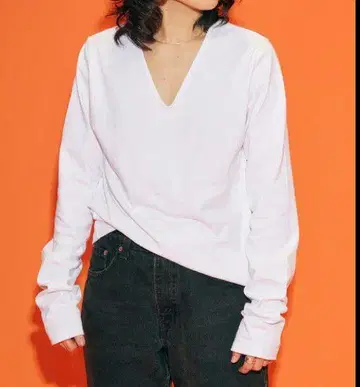 [ CITYSHOP ] THE MOOD V넥 셔츠