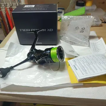 시마노 25 트윈파워 XD c3000HG