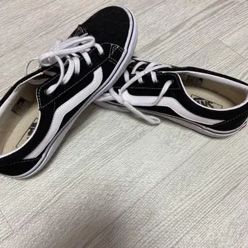 Vans 블랙/화이트 스니커즈