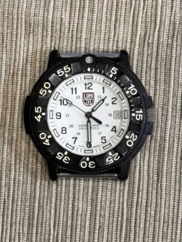LUMINOX 아날로그 쿼츠 손목시계 화이트/블랙