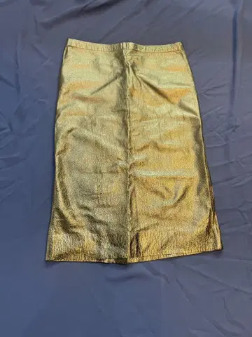 새상품급 ZARA 골드 메탈릭 타이트 스커트 S 무릎 기장