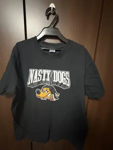 Nasty Dogs 그래픽 T셔츠