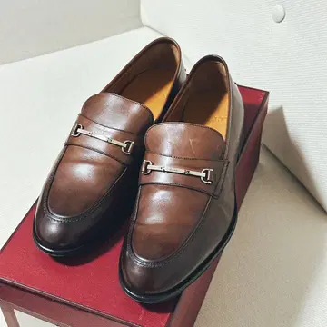 Bally 브라운 가죽 로퍼 금속 버클 포함