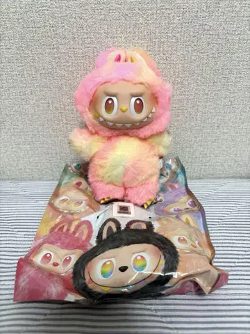 POP MART Labubu Big Into Energy 라부부 에너지