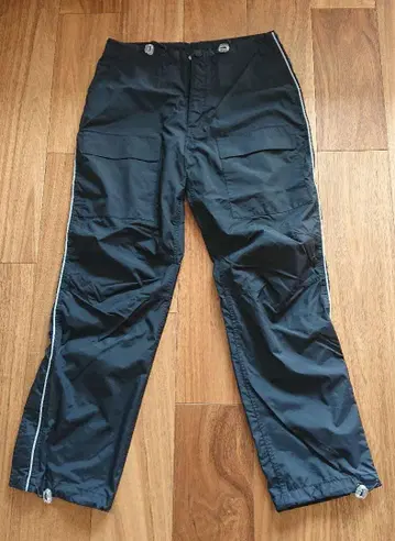 Paul Smith SPORT 블랙 카고 팬츠 사이드 지퍼 포함