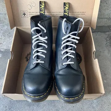Dr. Martens 네이비 8홀 28cm