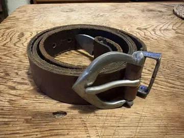 다크 브라운 가죽 벨트