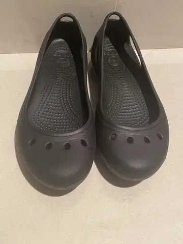 크록스 샌들 블랙 23cm