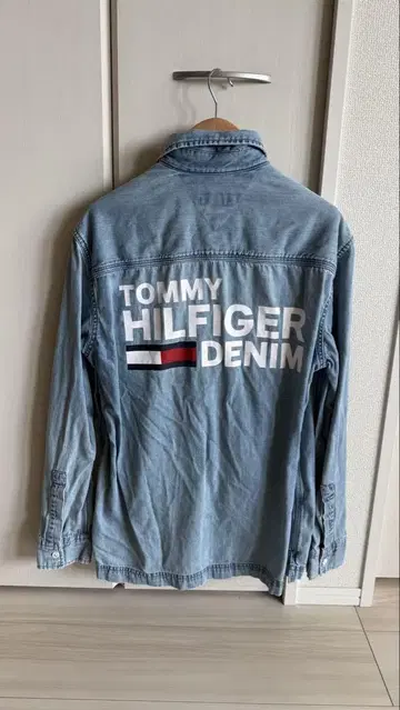 TOMMY HILFIGER DENIM 릴랙스핏 데님 자켓