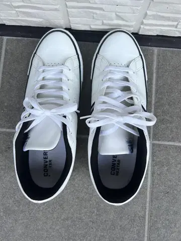 CONVERSE 화이트 스니커즈 로우컷