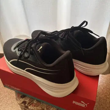 PUMA 블랙 스니커즈 23.5cm