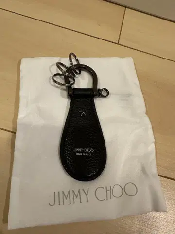 JIMMY CHOO 블랙 키링