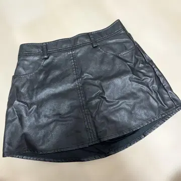 블랙 합성 피혁 미니 스커트