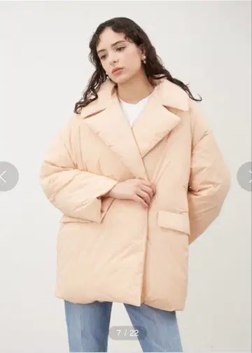 Mila Owen 프렌치 다운 하프 기장 패딩 코트