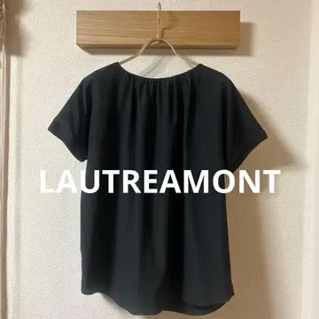 LAUTREAMONT 라운드넥 반팔 상의