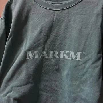 MARKM 맨투맨 그린 진 착용