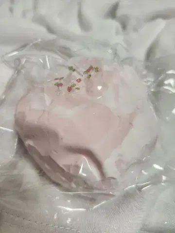 딸기 밀크 무스 스퀴즈