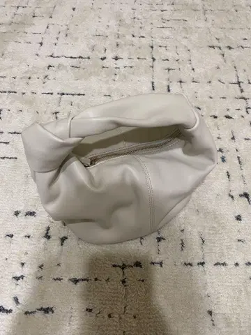 어반 리서치 핸드백 화이트