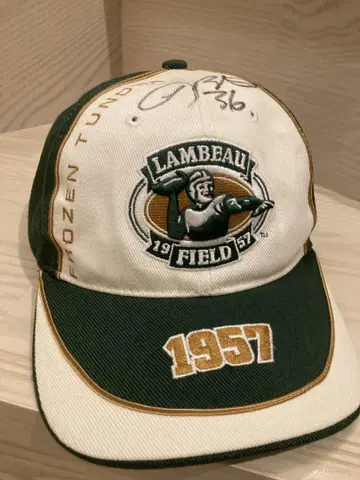 LAMBEAU Field 1957년 모델 캡 사인 포함
