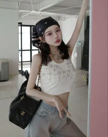 다리치 Darich 주얼리 리브 슬리브리스 상의 화이트