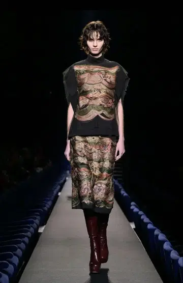 드리스 반 노튼 23AW 상의