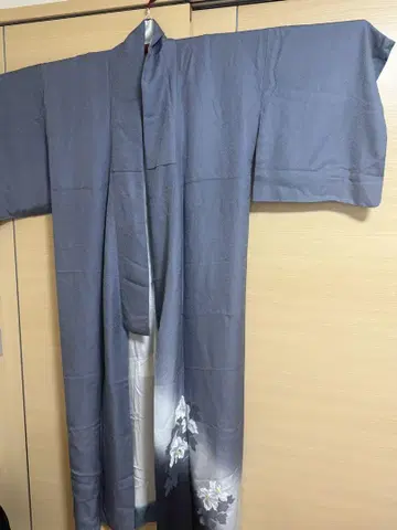 그레이 꽃무늬  실크 터치 ikki류 로우케츠 염색 셋업
