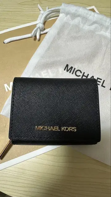 MICHAEL KORS 3단 폴더형 지갑 블랙
