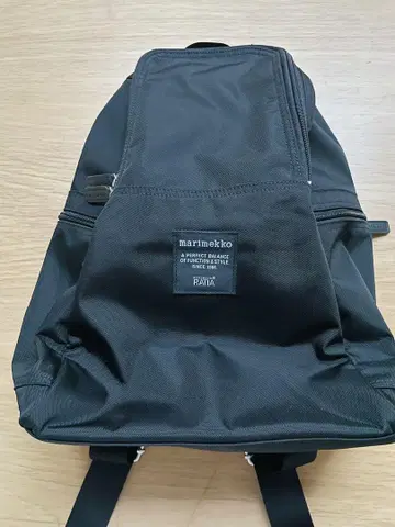 새상품급 marimekko METRO 블랙 백팩