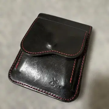 카와타코 사다리꼴 접이식 지갑 블랙 x 레드
