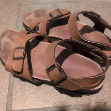 BIRKEN 가죽 브라운 스트랩 샌들