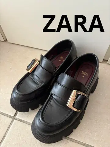 자라 버클 통굽 로퍼 35