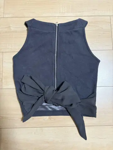 GYDA 백리본 지퍼 상의